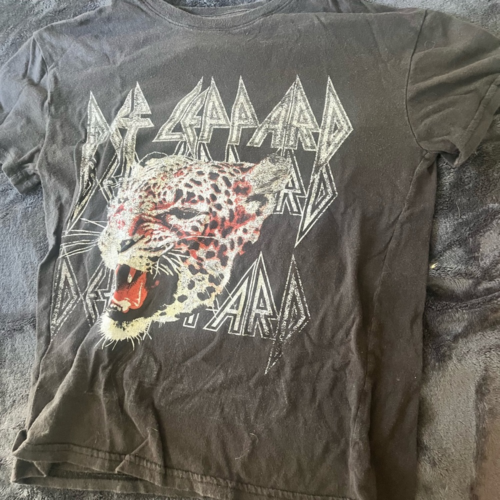 Def Leppard Graphic Tee